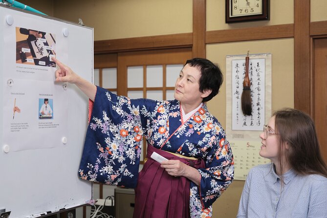 Shared Calligraphy Activity in Tokyo Shinagawa - Taking in the Artistic Process