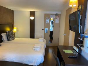 SHELDER Hotel - CHERBOURG EN COTENTIN - Equeurdreville - The Sum Up