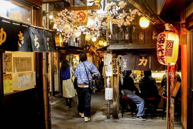 Shinjuku After Dark Tour - Uncovering Shinjukus Unique Atmospheric Charm