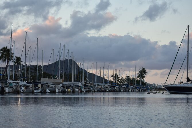 Small Group Venetian Gondola Cruise in Waikiki With Pastries - Onboard Comforts and Refreshments