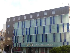 The Originals City, At the Saint-Éloi Relay, Tours - The Sum Up