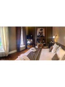 The Unexpected - Booking Your Stay: Essential Information