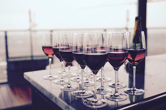 4-Hour Traverse City Sunset Wine Tour: 3 Wineries on Old Mission Peninsula - Picturesque Vistas and Culinary Delights