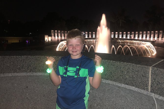 Discounted DC Night Tour With Magic LED- Snacks, LED Bracelets - Why Choose This Tour?