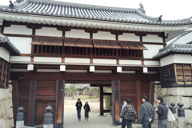 Hiroshima Castle 1h Guide Tour - Architectural Highlights