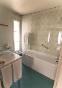 Hotel of the Banner of France - Exploring Laon and Nearby Attractions