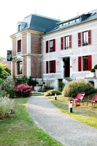 Hotel Restaurant La Musardiere - Nearby Attractions and Activities