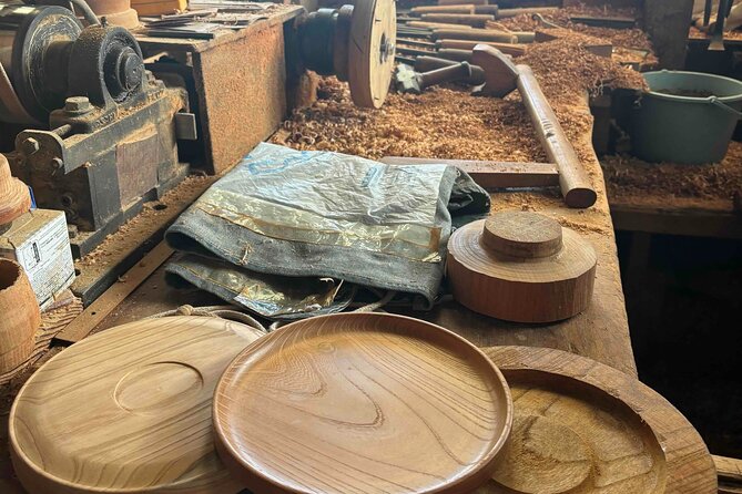 Lacquer Polishing Create Unique Japanese Tableware - Appreciating the Beauty of Japanese Tableware