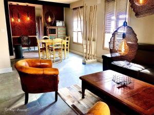 LE DUPE - The Sum Up