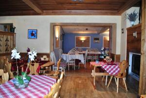 Logis Hotel & Restaurant The Snowdrop - Exploring the Haut Doubs Region