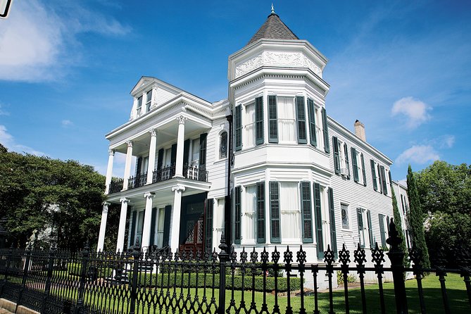 New Orleans Homes of the Rich and Famous Tour of the Garden District - Exploring the Charming Garden District