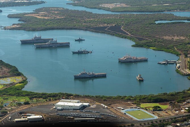 Private 60 Minutes Helicopter Tour in Honolulu - Pilot Expertise and Knowledge