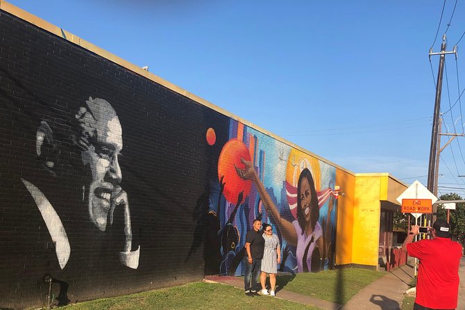 Private Houston Mural Instagram Tour by Cart - Capturing Instagram-Worthy Moments