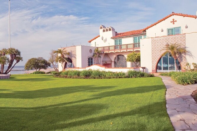Private Malibu Tour: From the Beaches to the Mansions - Dining Experience at Dukes Restaurant