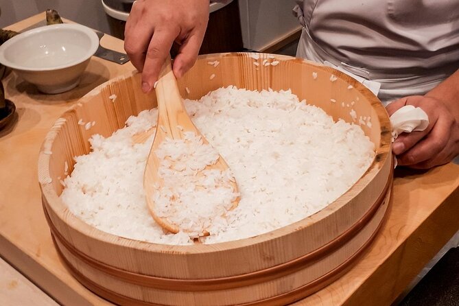 Professional Level Sushi Making - Crafting the Japanese Omelet