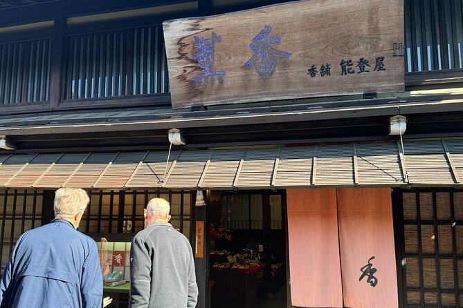 Takayama Jinya & Old Town Private Walking Tour - Booking and Cancellation Policies