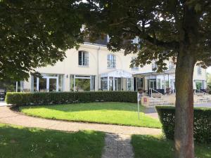 The Pre Saint Germain - Pet Policy and Additional Information