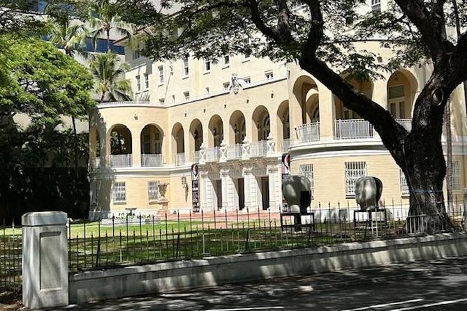 Through A Glass Darkly The Strange and Tragic History Of Honolulu - The Sum Up
