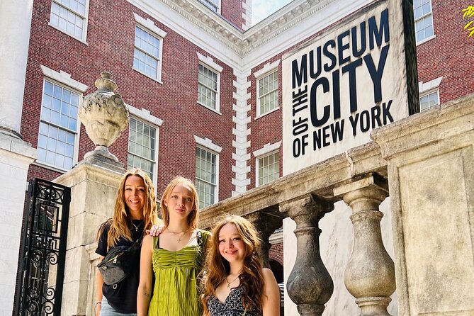 90 Min NYC Private Gossip Girl Pedicab Tour - Capturing the Gossip Girl Essence
