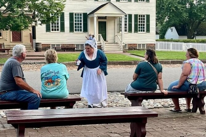 Murder, Mayhem, and Scandal: 1-hour Historical Character Tour - Exploring Williamsburgs Past