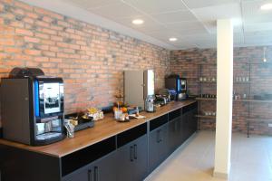 Adonis Le Castellet - Good To Know