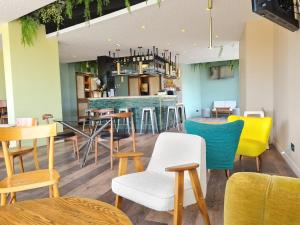 Akena Nantes Rezé Airport - Good To Know