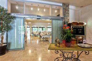 At Walter - Good To Know