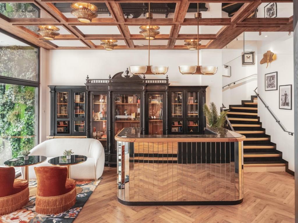 Billie Hotel - Good To Know