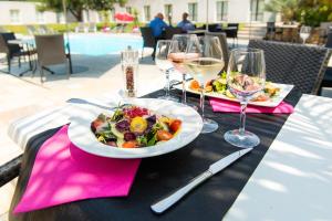 Brit Hotel Nantes Vigneux - LAtlantel - Good To Know