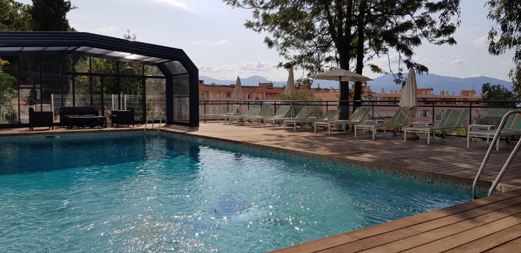 Castel Vecchio - Good To Know