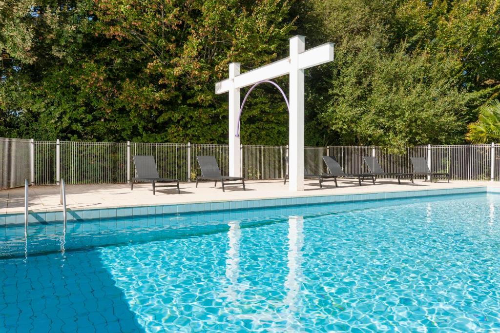 CERISE Dax - The Gardens of the Lake - Good To Know