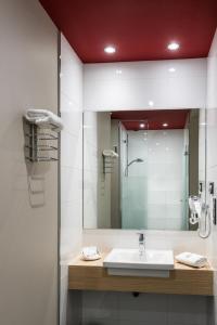 Châteaubriant Hotel - Good To Know