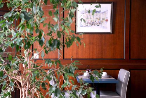 Coq Hôtel - Good To Know