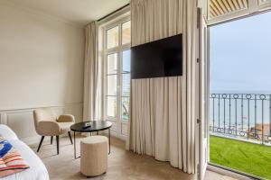 Dormy House - Good To Know