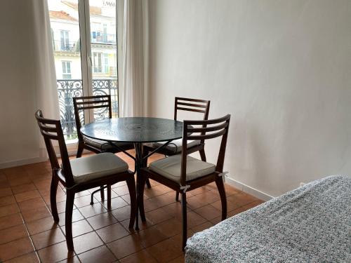 Floreal Studios - Good To Know