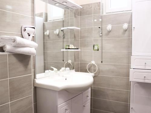 Grand Hôtel De Bourbon-Lancy - Spa and Restaurant - Logis - Good To Know