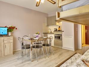 Great Oaks of the Park - Good To Know