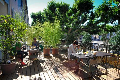 Hotel Burrhus - Good To Know