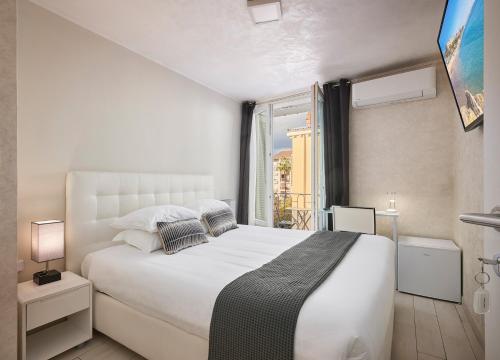 Hotel of Congresses and Festivals - Good To Know