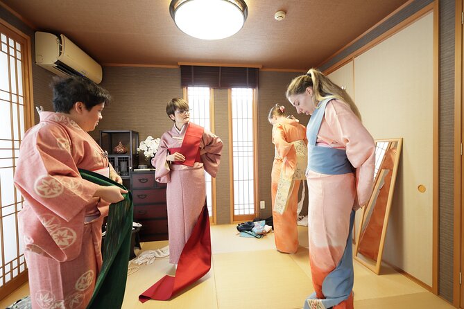 How to Wear a Kimono Lesson at West Side of Tokyo - Good To Know