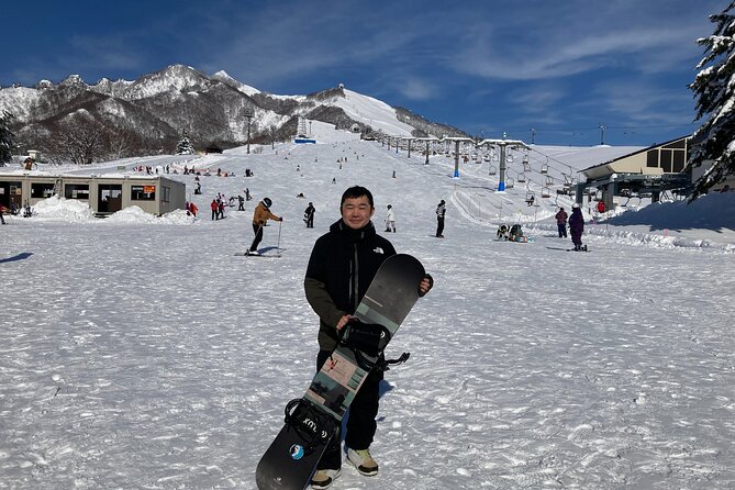 Japan Snowboard Lesson at the Place in 73 Min From Tokyo W/ Gopro - Good To Know