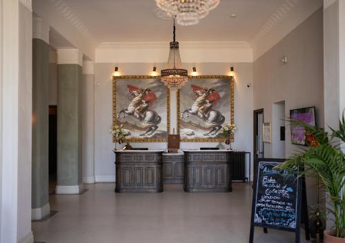 Langley Resort Napoleon Bonaparte - Good To Know