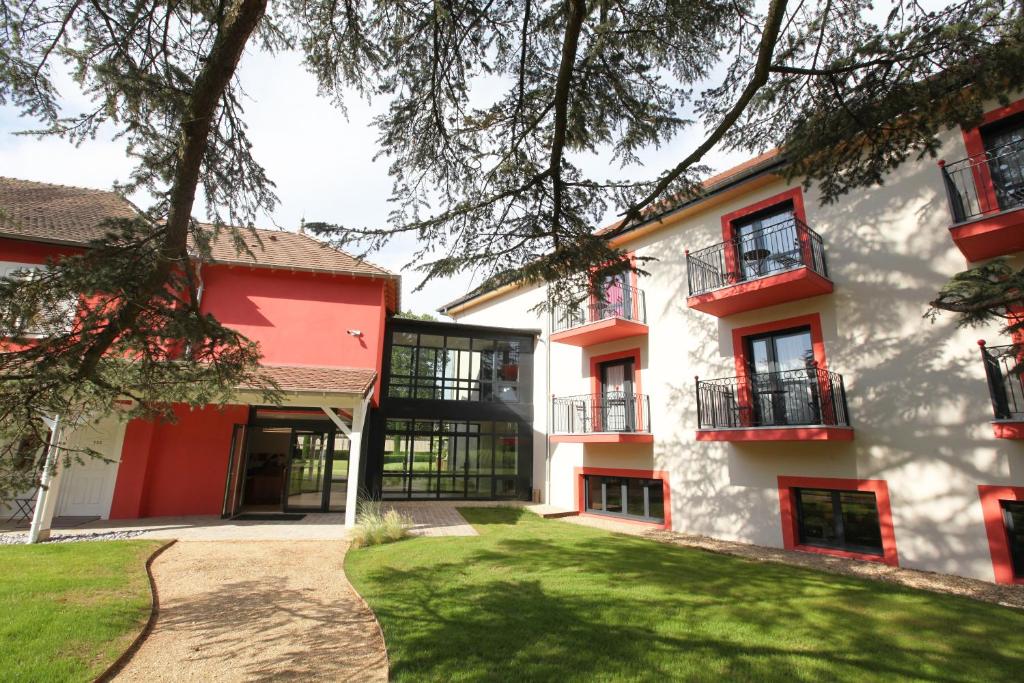 Les Maritonnes Park & Vineyard - Good To Know