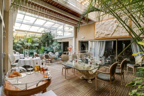 Logis Hostellerie Du Mont Aimé - Good To Know