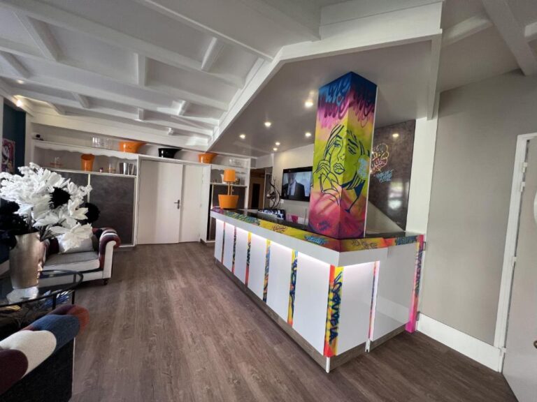 Logis Hotel De La Poste Review