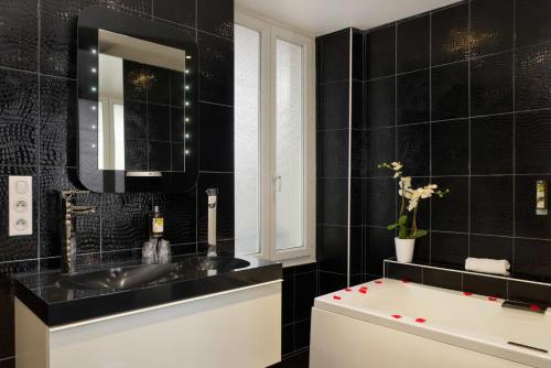 Logis - Hotel Restaurant The Ecu De France - Good To Know