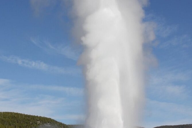 Old Faithful - Lower Loop Yellowstone - Group Tours. 4 People Min, 8 Max - Good To Know