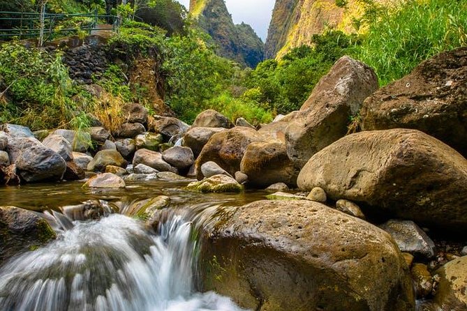 One Day Heavenly Hana Tour: Island Hopping From Oahu to Maui - Good To Know