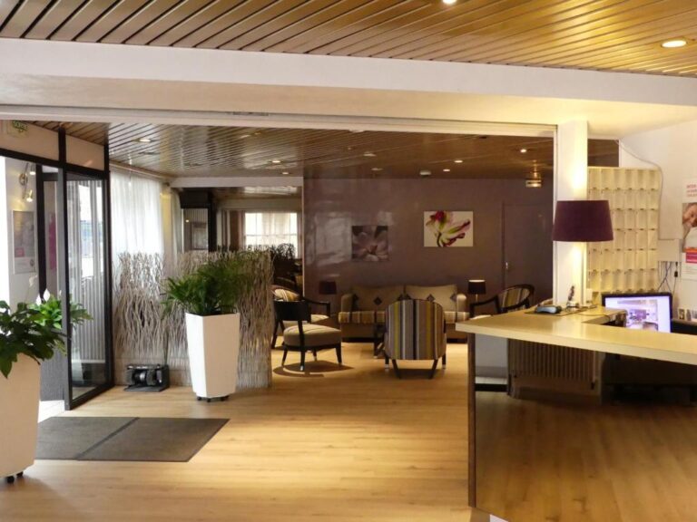 Orme Hotel, Akena Review