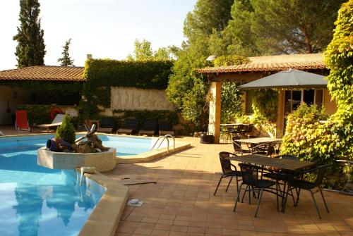 The Devem De Mirapier - Good To Know